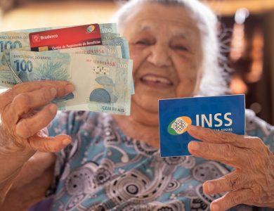 Antecipação de 13° do INSS Gera Festa entre Idosos 60+: Aprenda a Resgatar Benefício em Dobro!