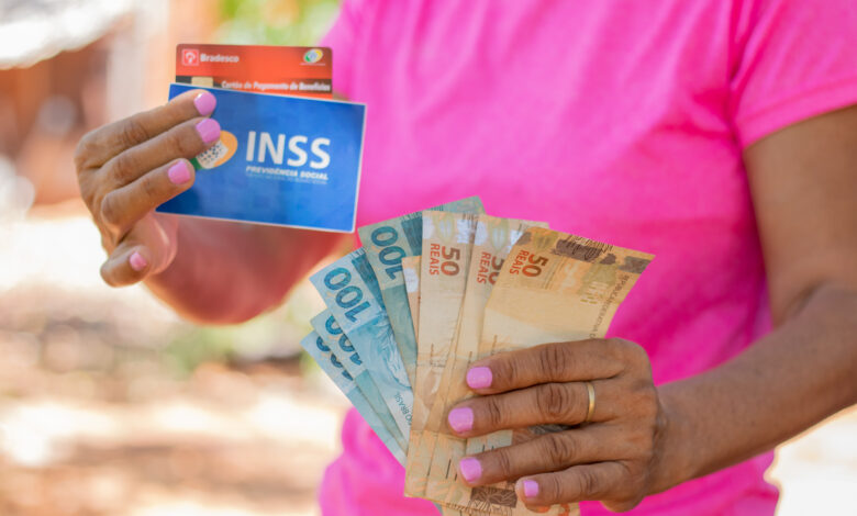 Descontos do INSS: Aprenda a Ressarcir Valores de Pessoas Falecidas