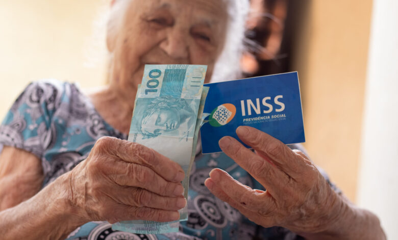 INSS Confirma Pagamento para Idosos 65+